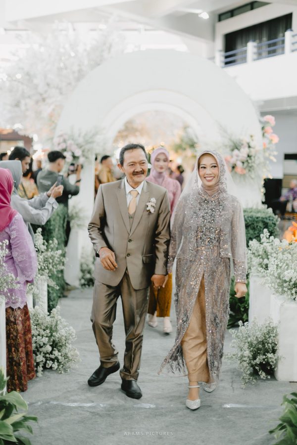 Kebaya Mama Mauve