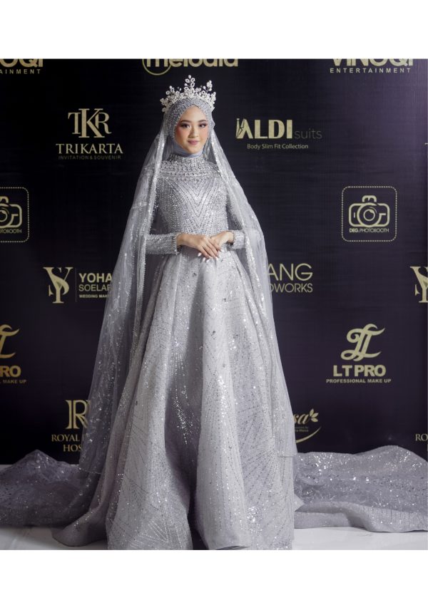 Gown Silver Muda