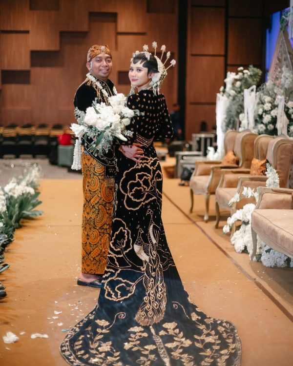 Kebaya Bludru Veroza