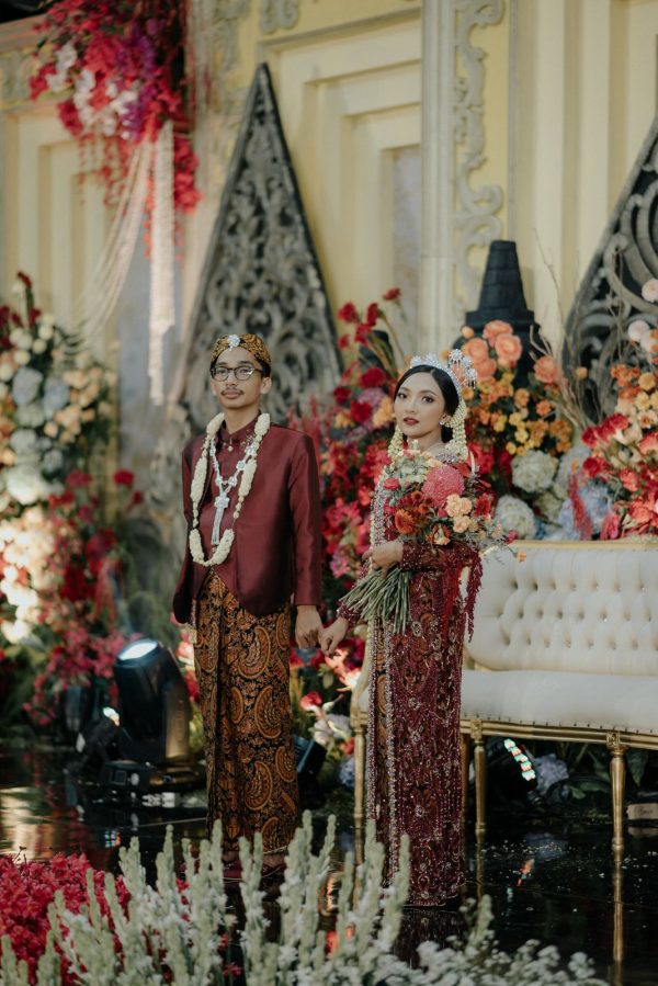 Kebaya Maroon Henny