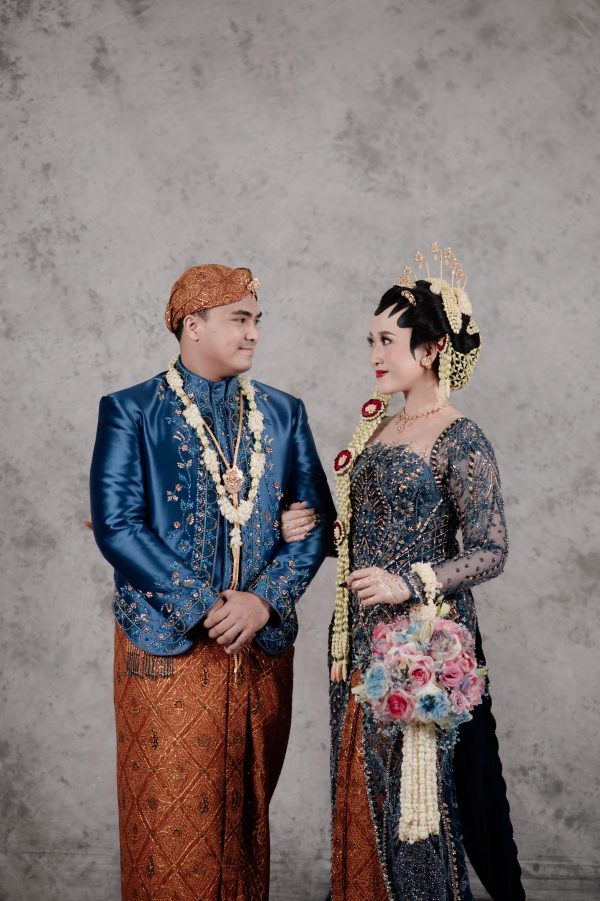 Kebaya Resepsi Devina