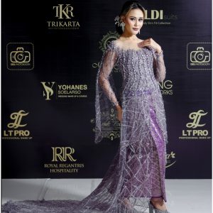 Kebaya Taro
