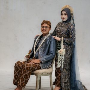 Kebaya Navy Vitara ( Luxs )