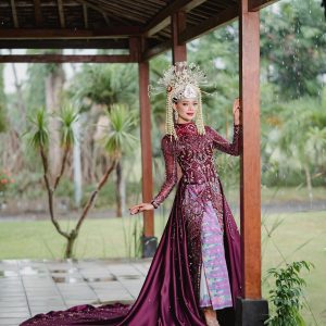 Kebaya Resepsi Burgundy Amira