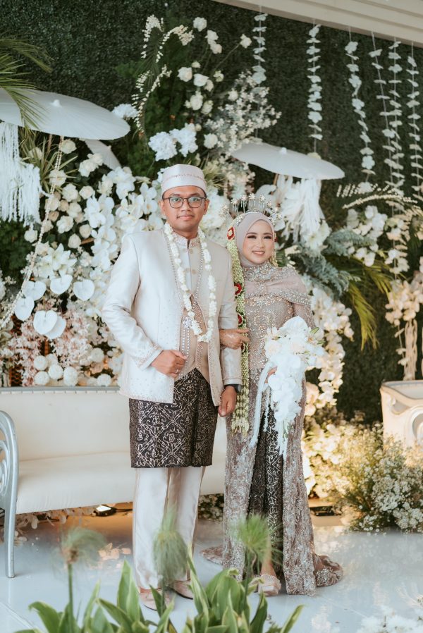 Kebaya akad milodini