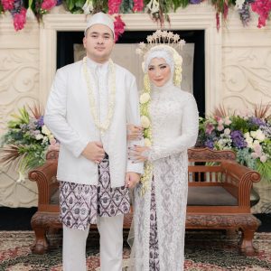 Kebaya akad naura