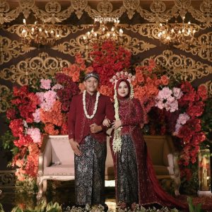Kebaya Maroon Della