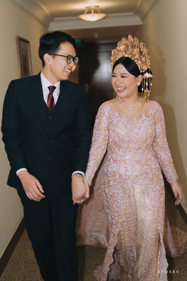 Kebaya Resepsi Novina