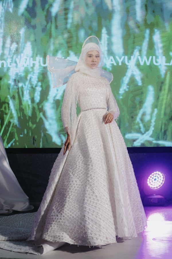 Ballgown Putih Malaka
