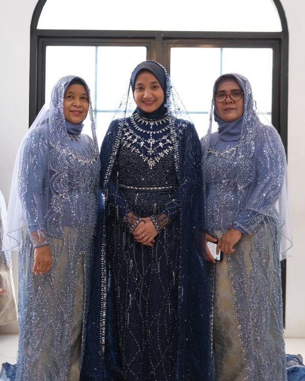 Kebaya Mama Nadia Roy