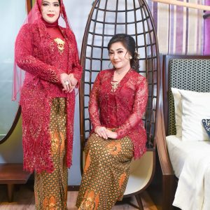 Kebaya Mama Maroon