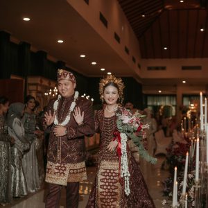 KebayaResepsi Burgundy Olly