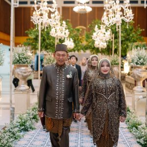 Kebaya Mama Nadkel Brown