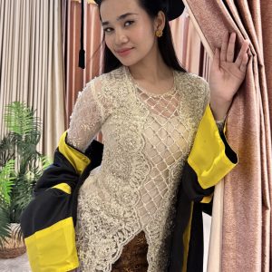 Kebaya Wisuda Gading